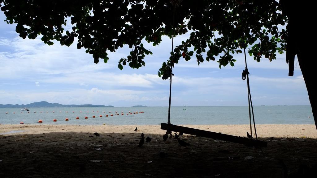 Peak Tower In Phatumnak Pattaya Buitenkant foto